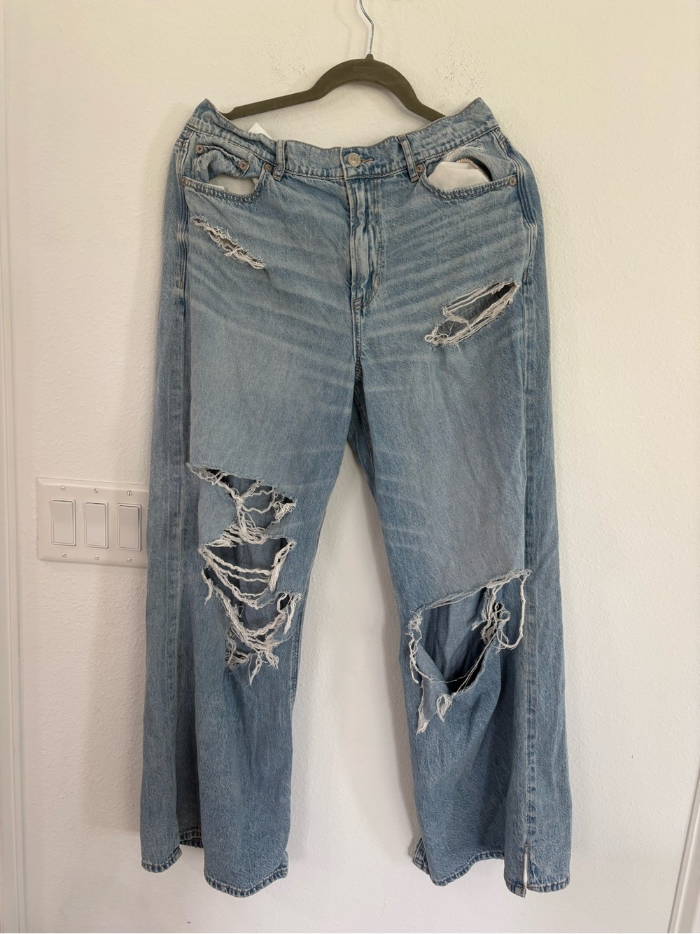 American Eagle Super High Rise Baggy Wide Leg Jeans